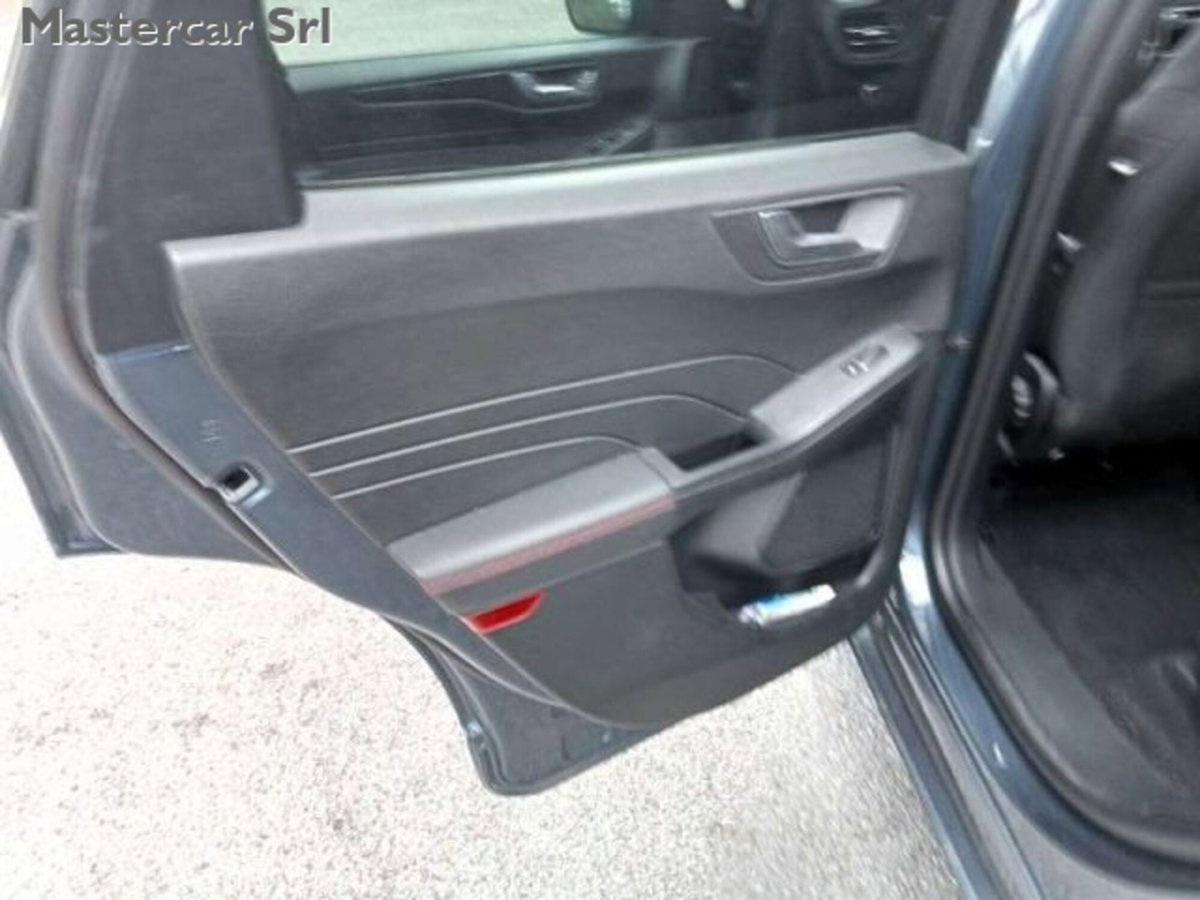 Ford Kuga 1.5 EcoBlue 120 CV 2WD ST-Line (11)