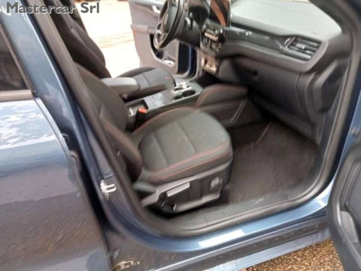 Ford Kuga 1.5 EcoBlue 120 CV 2WD ST-Line (9)
