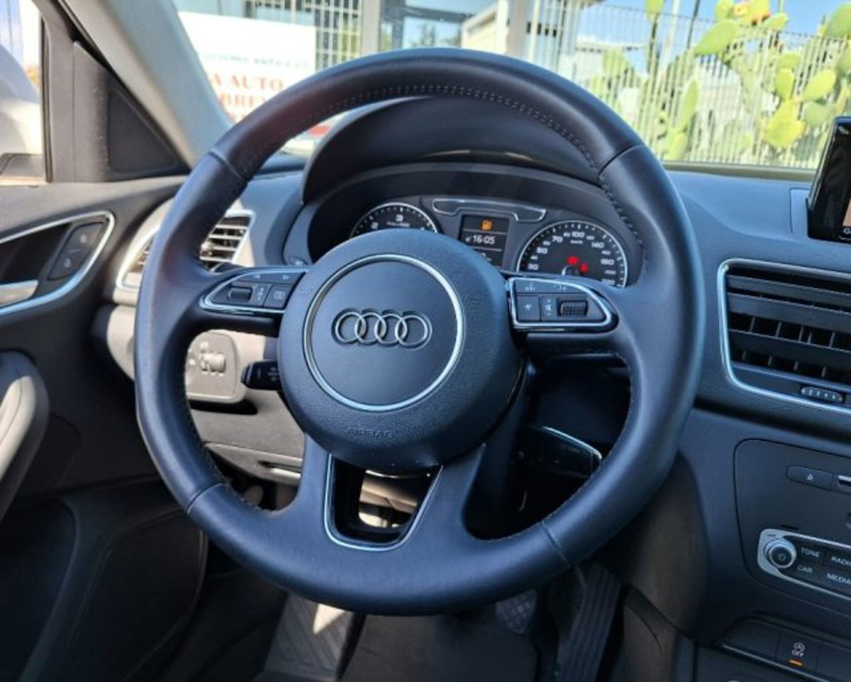 Audi Q3 2.0 TDI 150 CV Design (10)