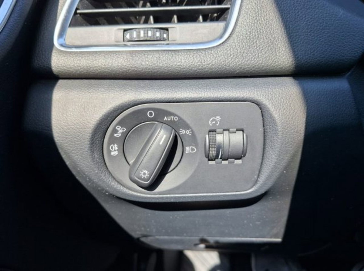 Audi Q3 2.0 TDI 150 CV Design (11)