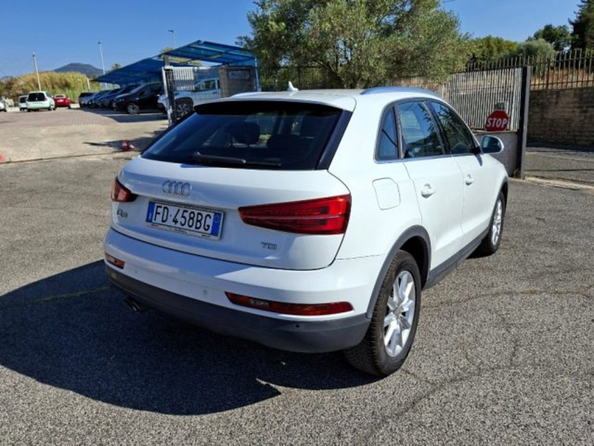 Audi Q3 2.0 TDI 150 CV Design (5)