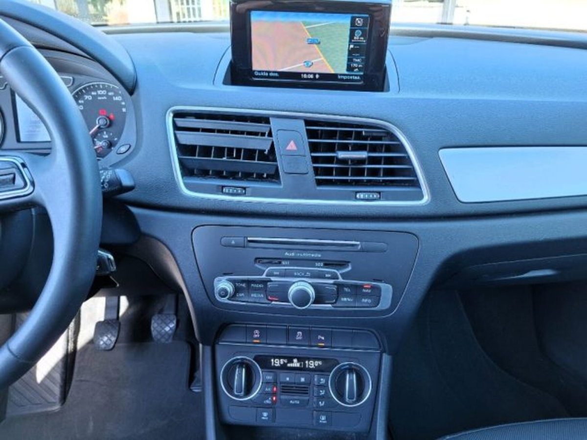 Audi Q3 2.0 TDI 150 CV Design (9)