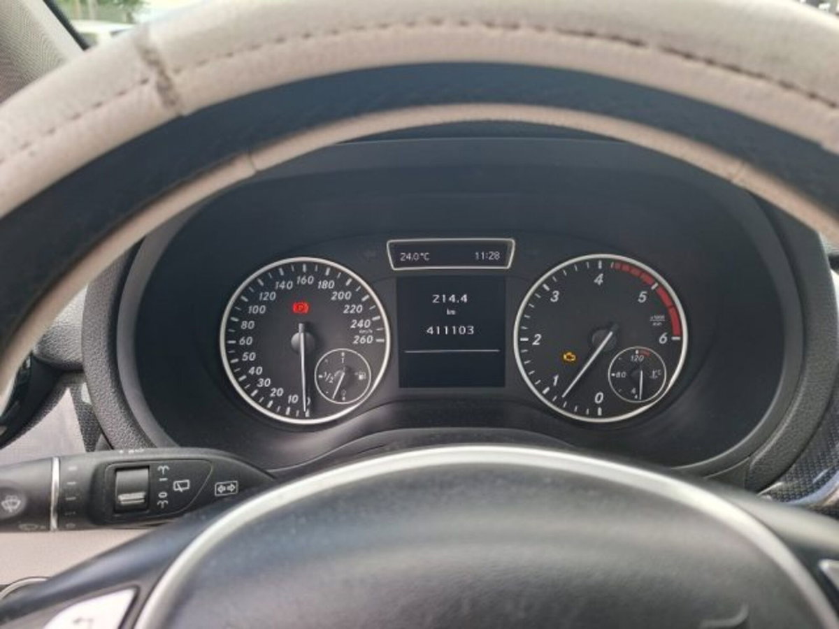 Mercedes-Benz Classe B 180 CDI BlueEFFICIENCY Executive (11)