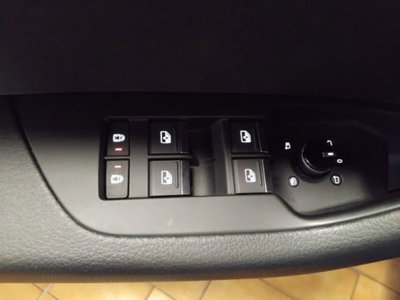 Audi A6 Avant 40 2.0 TDI S tronic Business Plus (17)