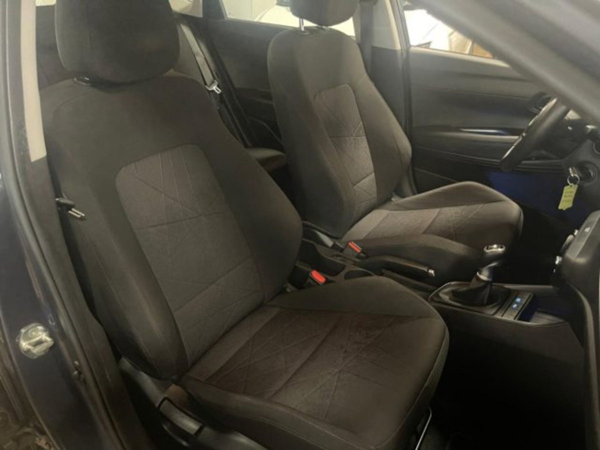 Hyundai Bayon 1.0 t-gdi 48V Xline imt (11)