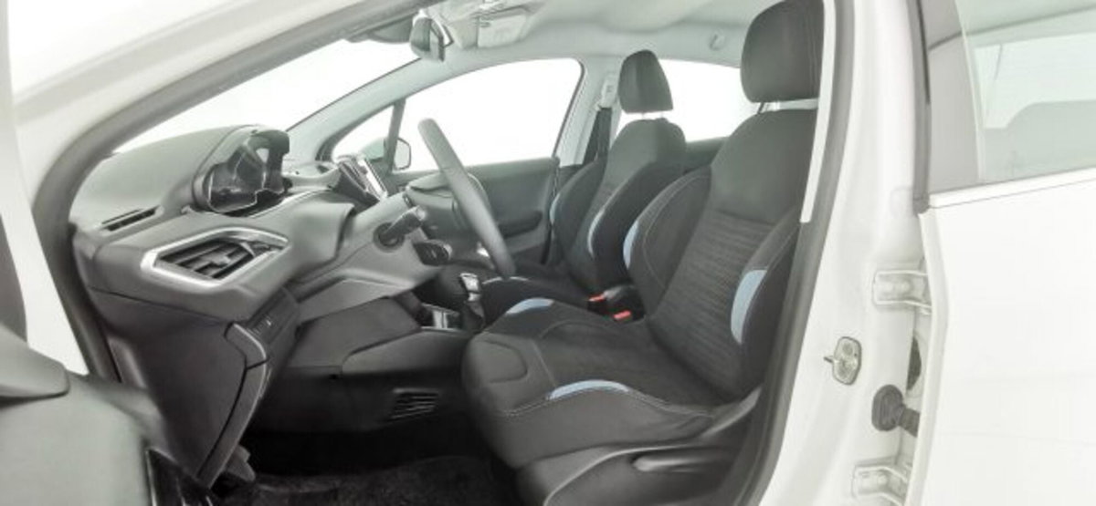 Peugeot 208 VTi 82 CV 5 porte Active (11)