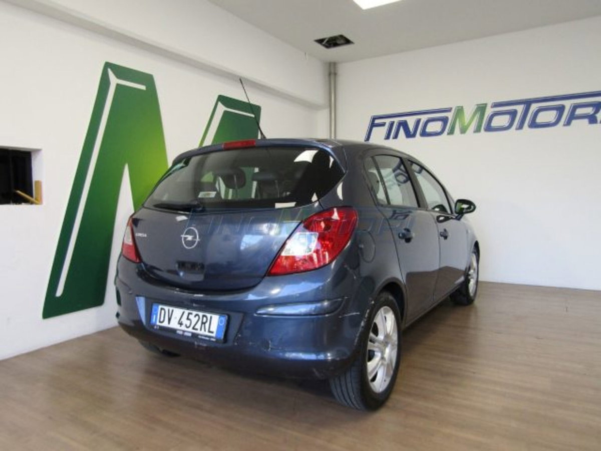 Opel Corsa 1.2 5 porte Club (10)
