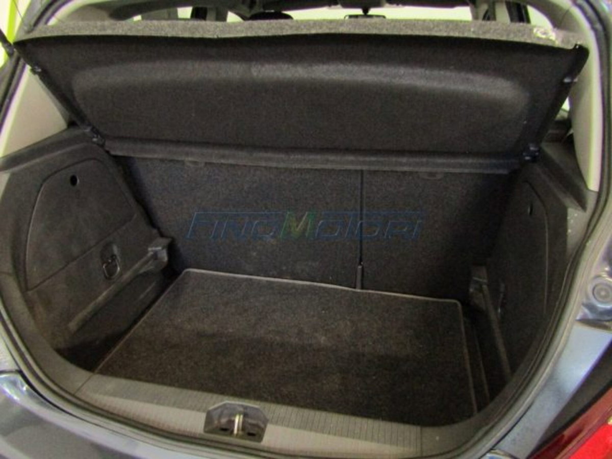 Opel Corsa 1.2 5 porte Club (12)