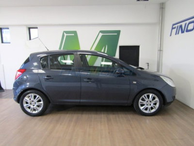 Opel Corsa 1.2 5 porte Club (6)
