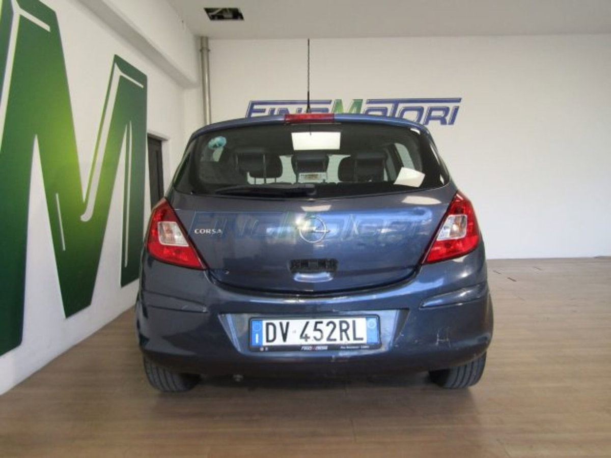 Opel Corsa 1.2 5 porte Club (9)