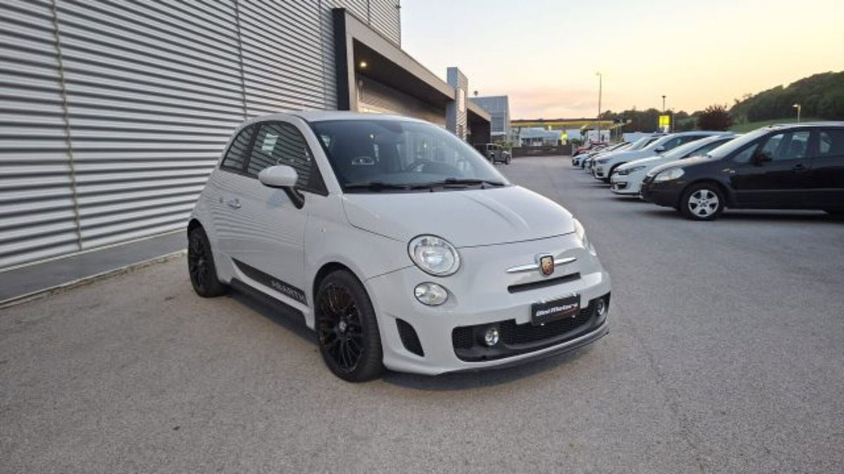 Abarth 500 1.4 Turbo T-Jet Custom (3)