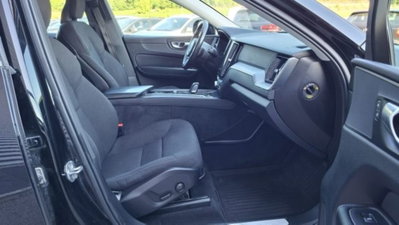 Volvo XC60 B4 (d) AWD Geartronic Business Plus (18)