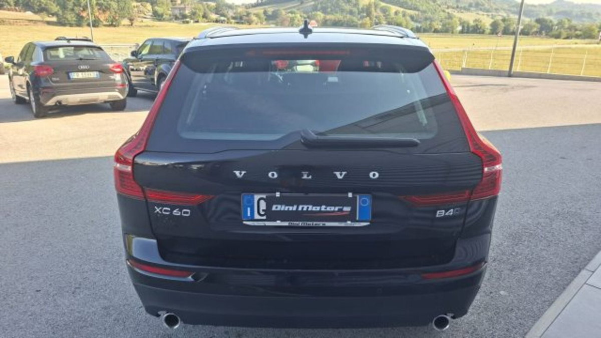 Volvo XC60 B4 (d) AWD Geartronic Business Plus (6)