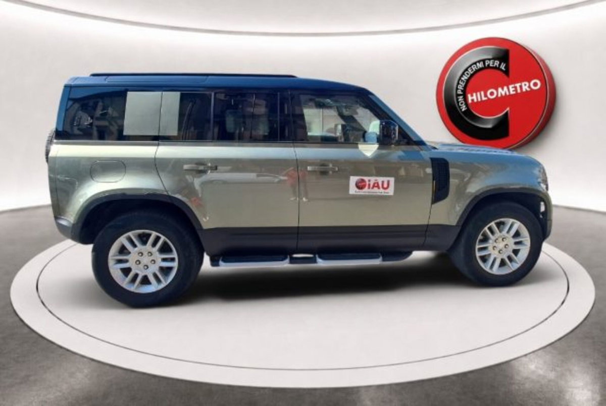 Land Rover Defender 110 3.0D I6 200 CV AWD Auto X-Dynamic S (8)