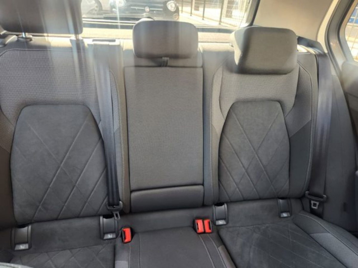 Volkswagen Golf 1.5 eTSI 150 CV EVO ACT DSG 1st Edition Style (14)