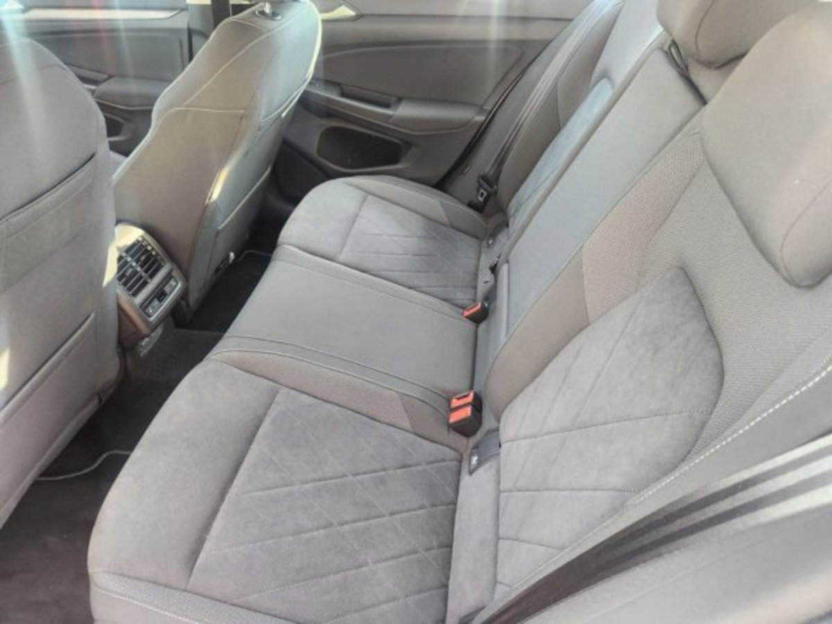 Volkswagen Golf 1.5 eTSI 150 CV EVO ACT DSG 1st Edition Style (15)