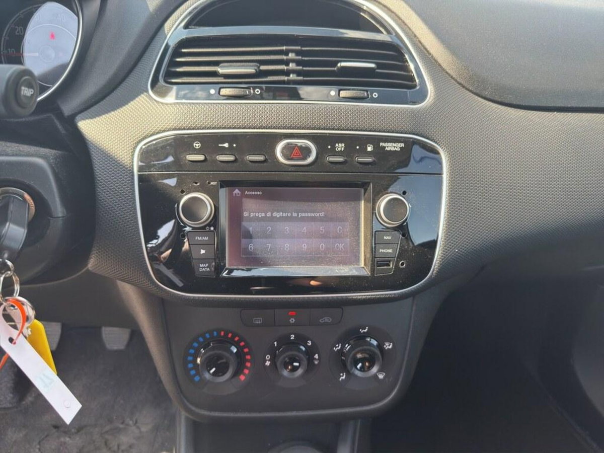 Fiat Punto 1.4 8V 5 porte Natural Power Lounge (12)
