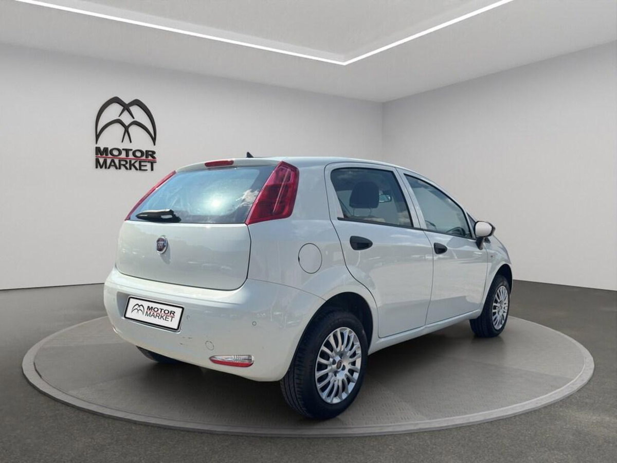 Fiat Punto 1.4 8V 5 porte Natural Power Lounge (7)