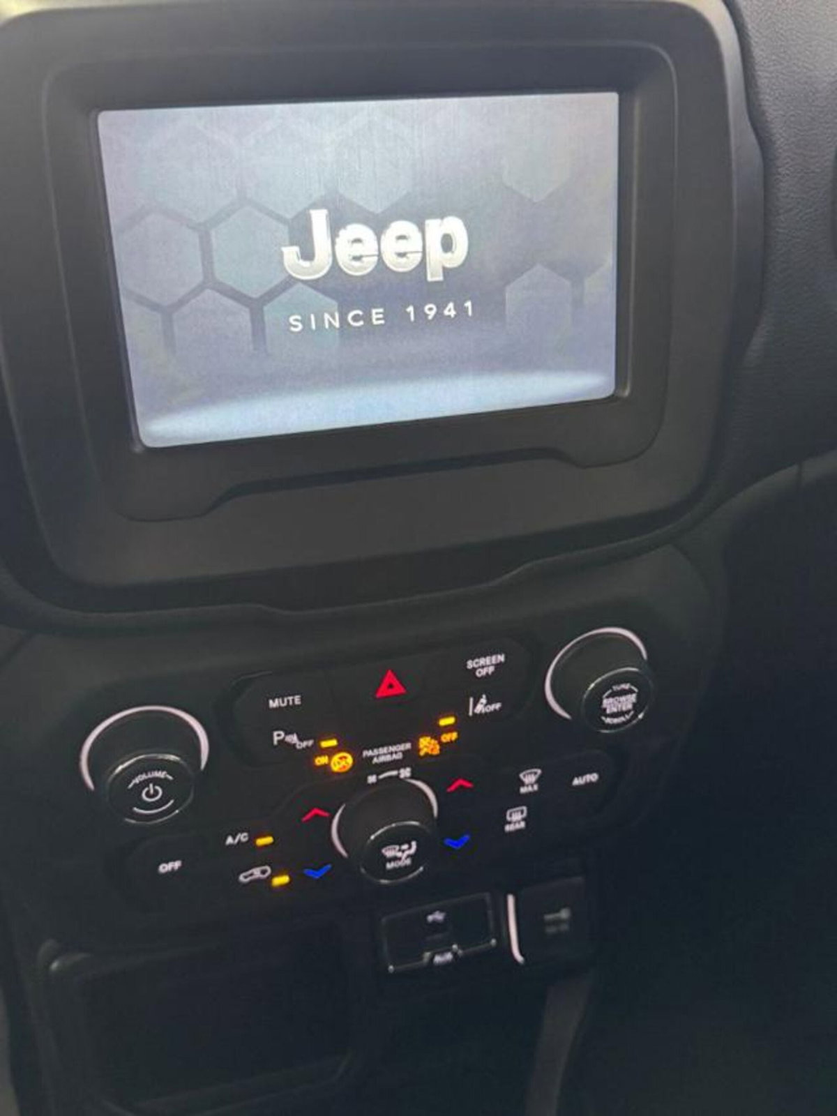 Jeep Renegade 1.6 Mjt 130 CV Limited (15)