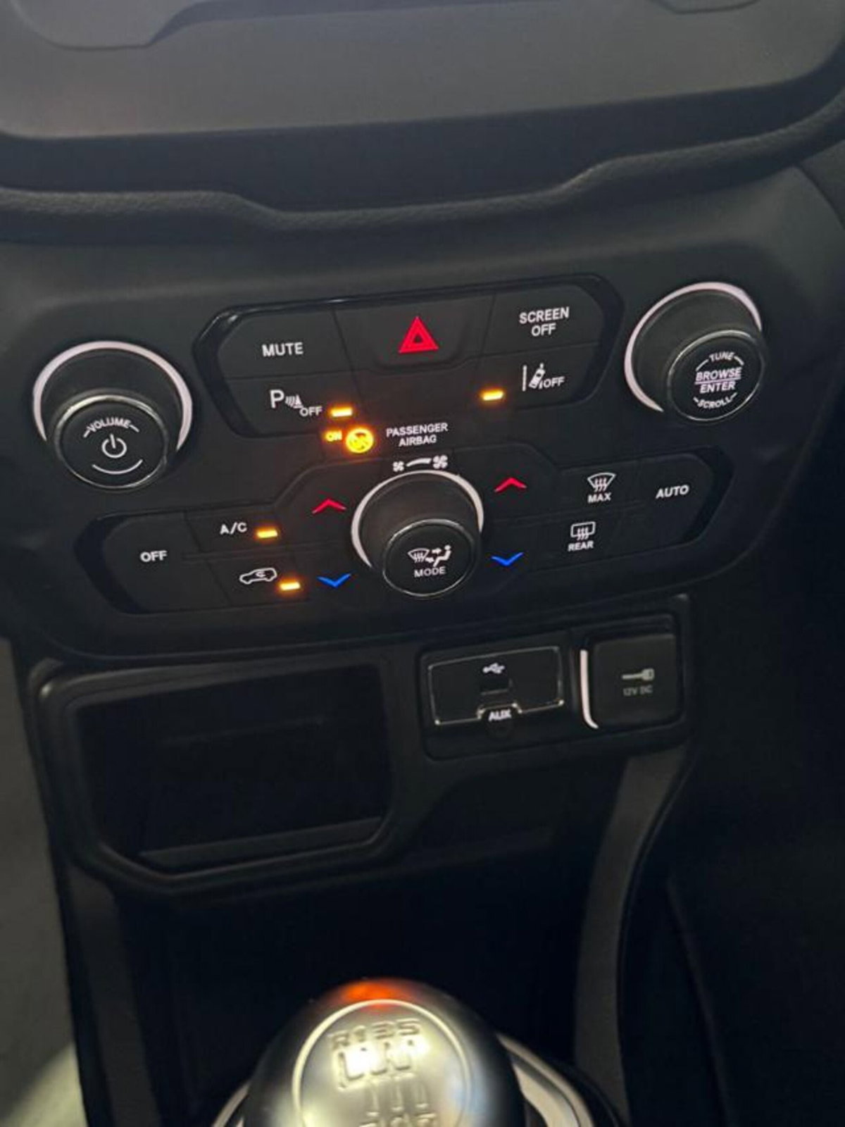 Jeep Renegade 1.6 Mjt 130 CV Limited (18)