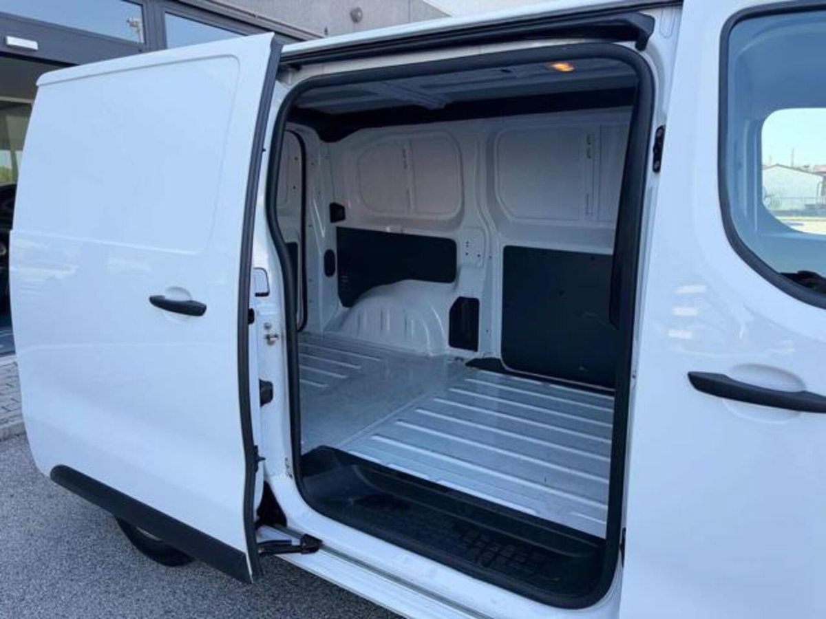 Opel Vivaro Furgone 2.0 Diesel 145CV S&S AT8 PL-TN M Furgone Enjoy (17)