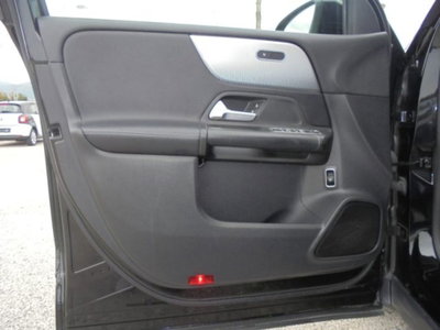 Mercedes-Benz GLB 200 d Automatic 4Matic Sport (17)