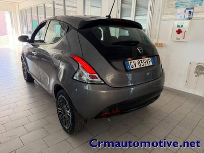 Lancia Ypsilon 1.0 FireFly 5 porte S&S Hybrid Silver Plus (4)