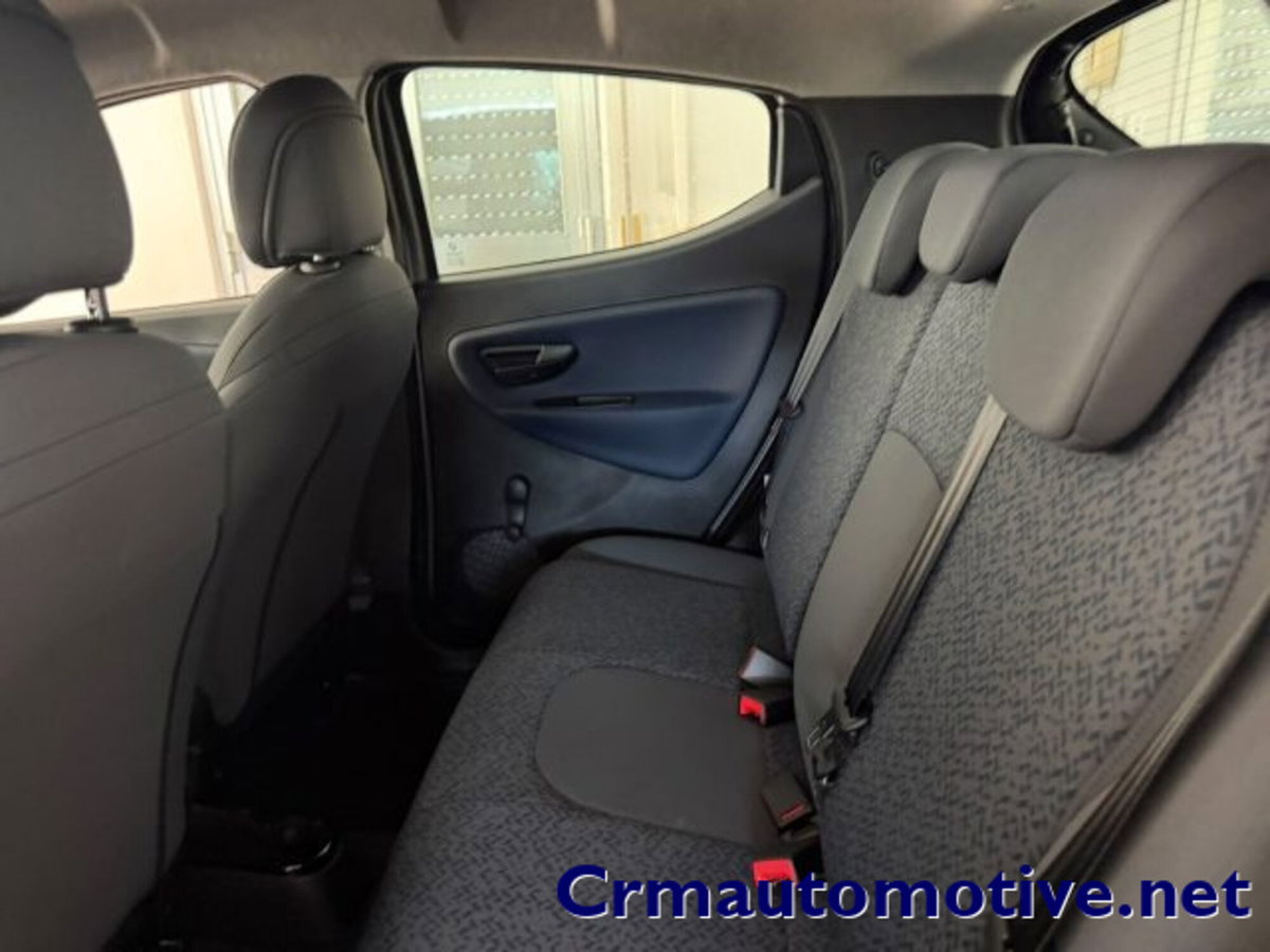 Lancia Ypsilon 1.0 FireFly 5 porte S&S Hybrid Silver Plus (6)