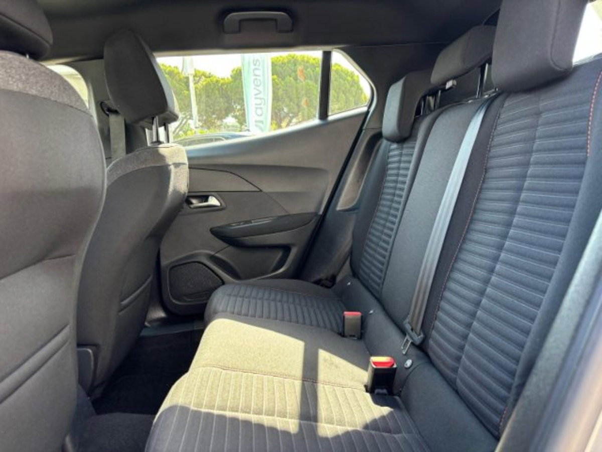Peugeot 2008 PureTech 100 S&S Active Pack (14)