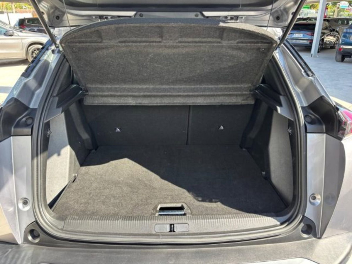 Peugeot 2008 PureTech 100 S&S Active Pack (18)