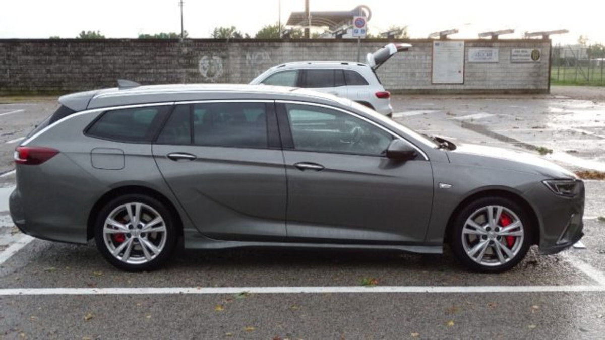 Opel Insignia Station Wagon 2.0 BiTurbo CDTI S&S AWD aut. Sports GSi (8)