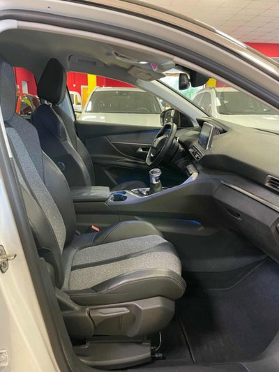 Peugeot 5008 BlueHDi 120 S&S Allure (12)