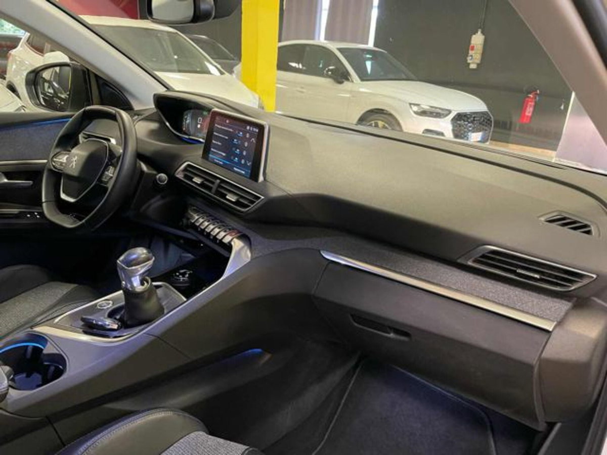 Peugeot 5008 BlueHDi 120 S&S Allure (13)