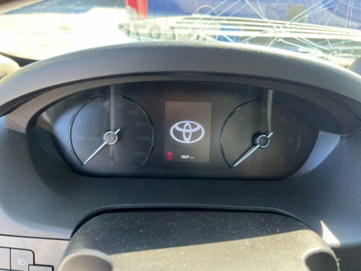 Toyota Proace Max Furgone Max 33 2.2d 120cv L2H2 Business (20)