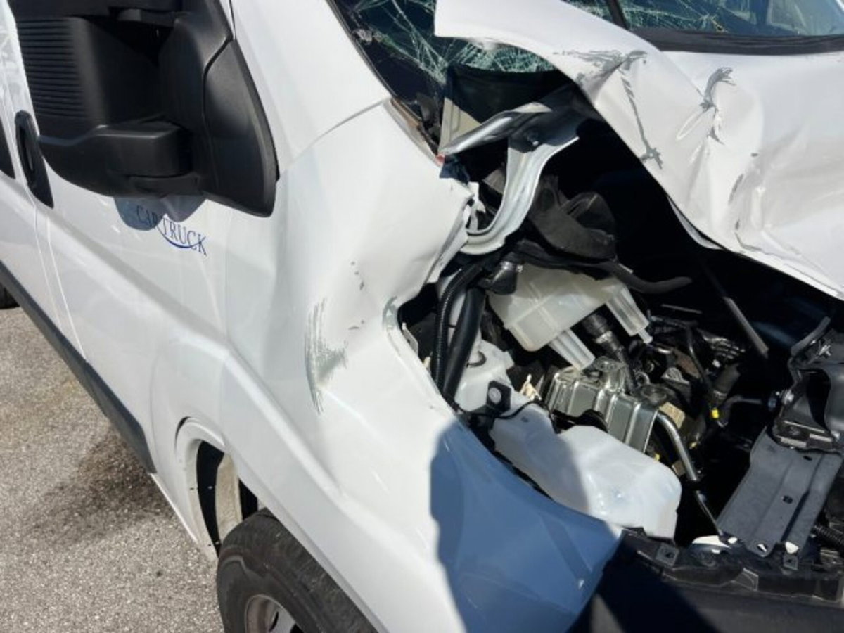 Toyota Proace Max Furgone Max 33 2.2d 120cv L2H2 Business (7)