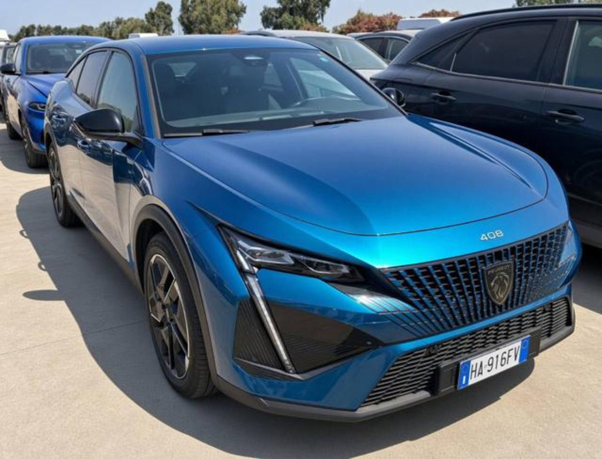 Peugeot 408 Hybrid 225 e-EAT8 First Edition (3)