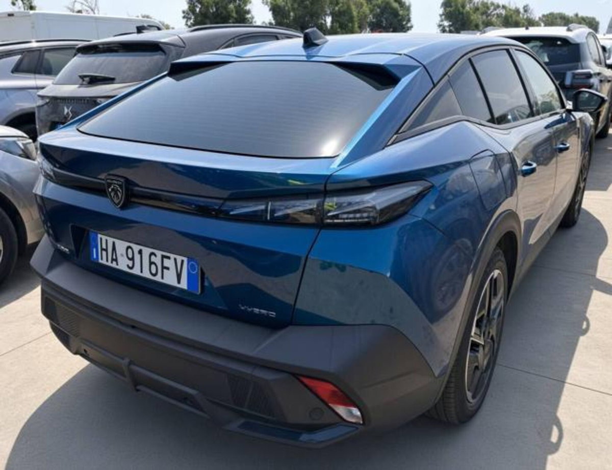 Peugeot 408 Hybrid 225 e-EAT8 First Edition (4)