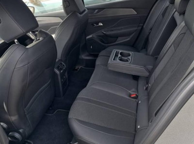 Peugeot 408 Hybrid 225 e-EAT8 First Edition (7)