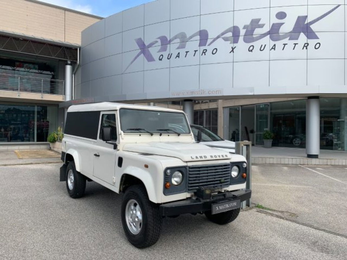 Land Rover Defender 110 2.4 TD4 Hard Top E