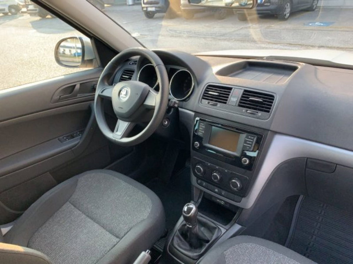 Skoda Yeti 2.0 TDI CR 110CV 4x4 Ambition (9)