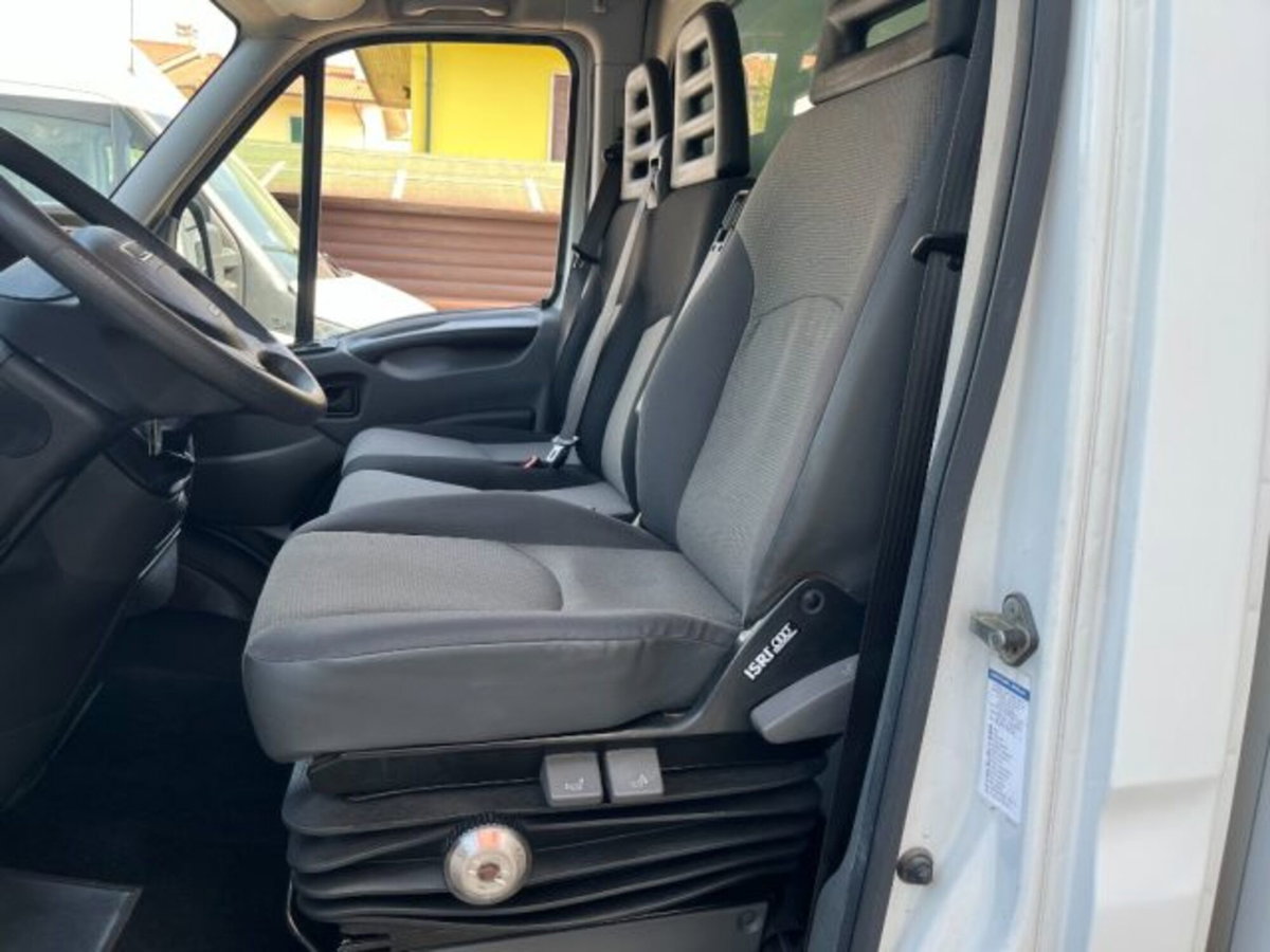 Iveco Daily Telaio 35C15 BTor 3.0 HPT PL-RG Cabinato (11)