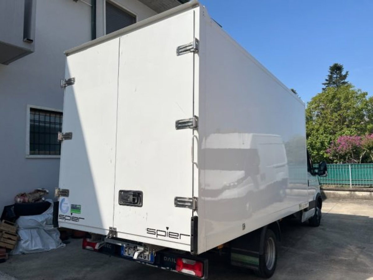 Iveco Daily Telaio 35C15 BTor 3.0 HPT PL-RG Cabinato (3)