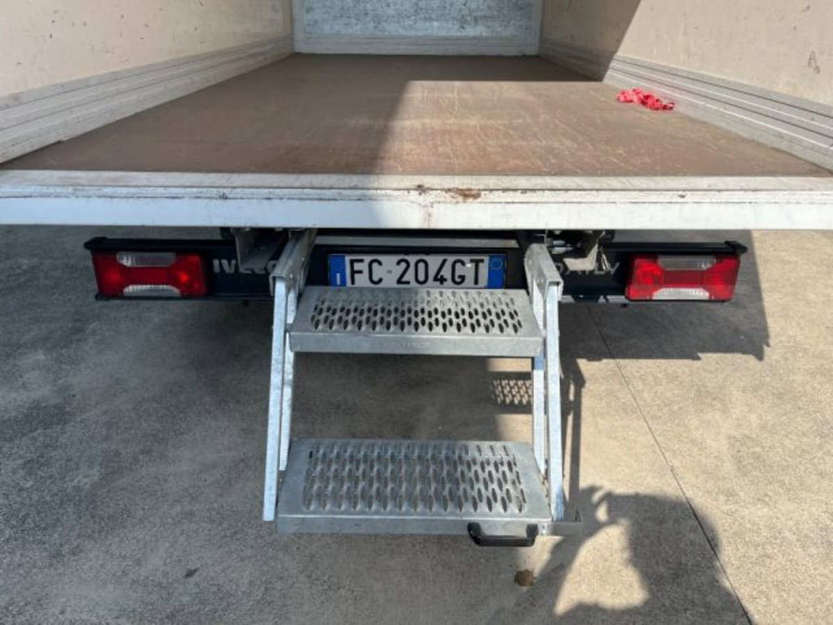 Iveco Daily Telaio 35C15 BTor 3.0 HPT PL-RG Cabinato (9)