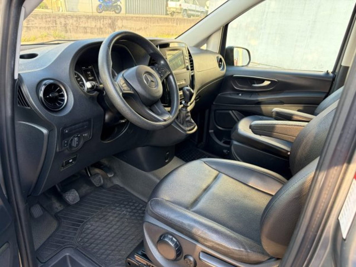 Mercedes-Benz Vito 2.0 110 CDI PC Mixto Compact (9)