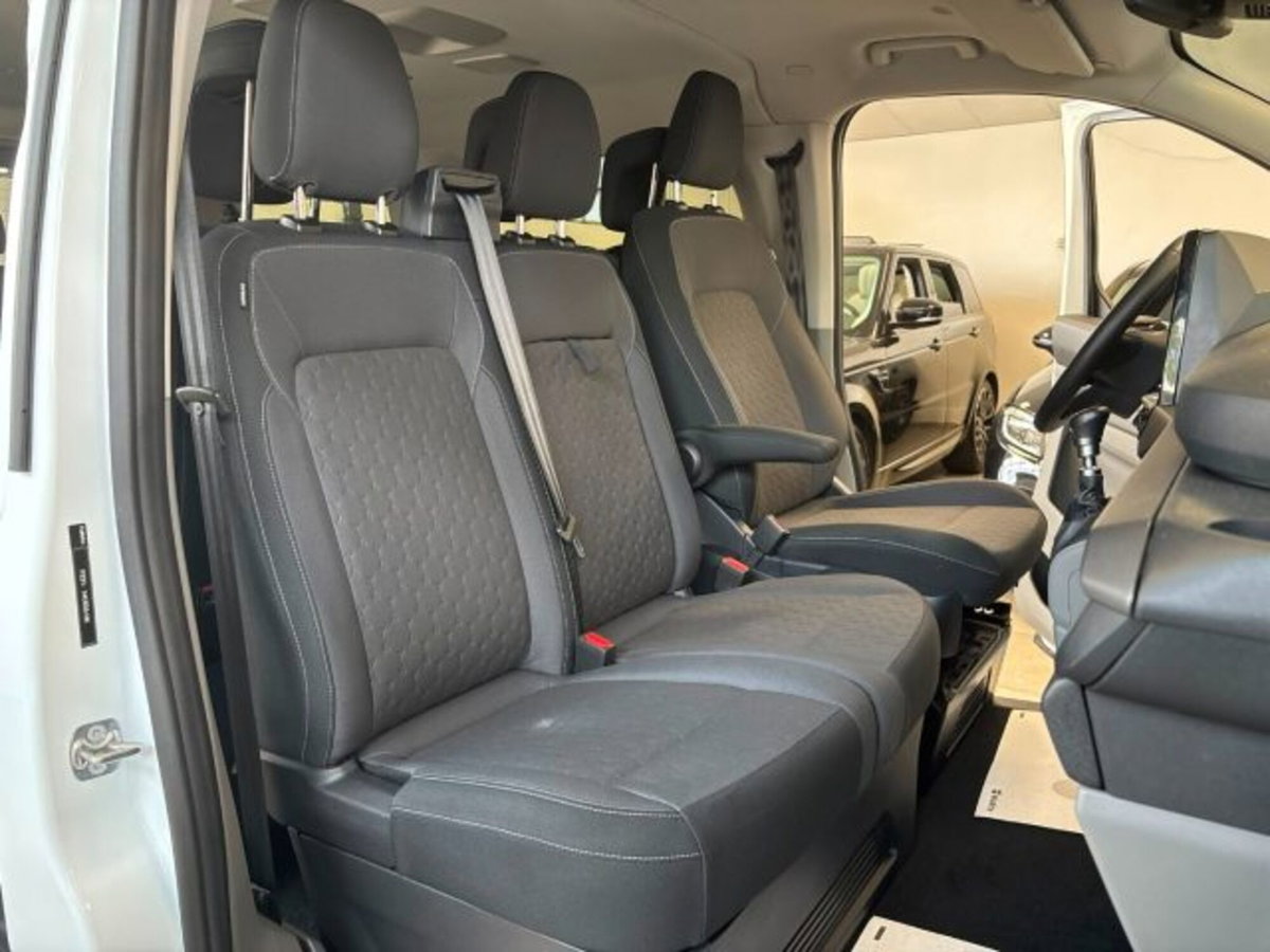 Ford Tourneo Custom 320 2.0 EcoBlue 150CV PC Titanium (12)