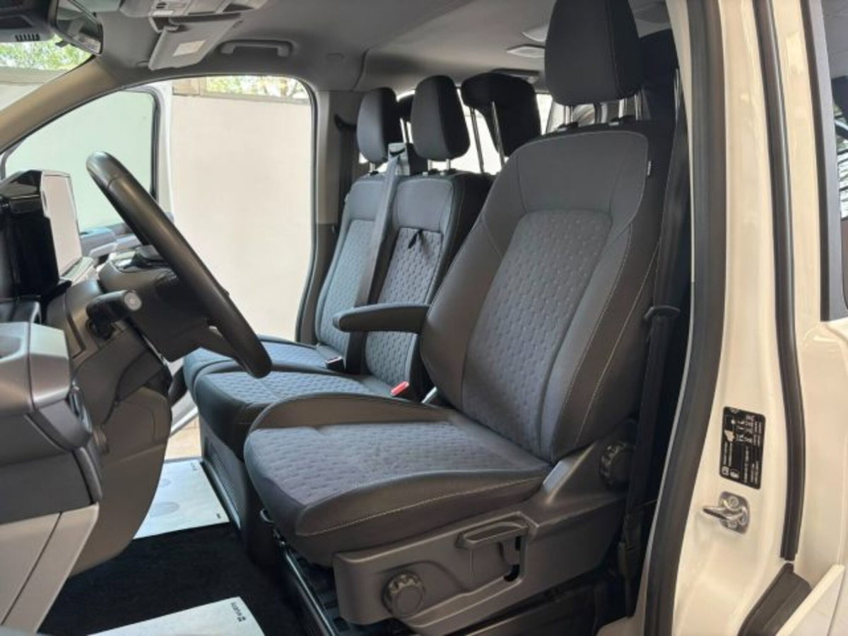 Ford Tourneo Custom 320 2.0 EcoBlue 150CV PC Titanium (11)