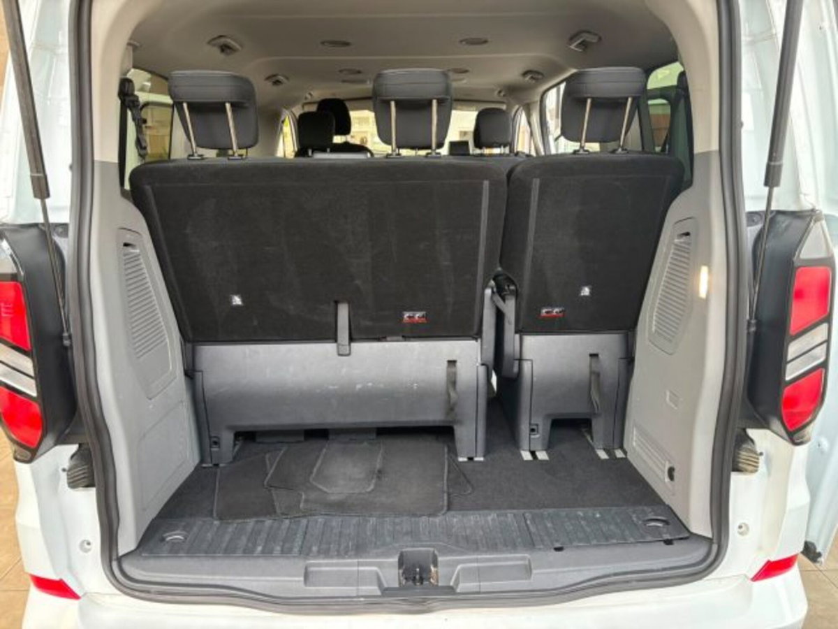 Ford Tourneo Custom 320 2.0 EcoBlue 150CV PC Titanium (7)