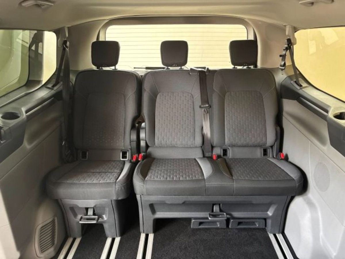 Ford Tourneo Custom 320 2.0 EcoBlue 150CV PC Titanium (9)