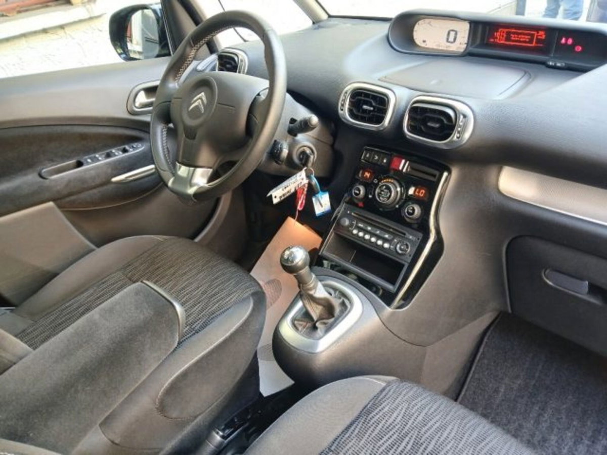 Citroen C3 Picasso 1.4 VTi 95 Exclusive Style (11)