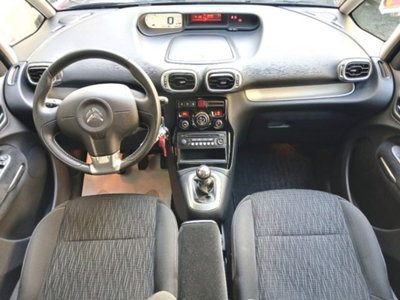 Citroen C3 Picasso 1.4 VTi 95 Exclusive Style (9)